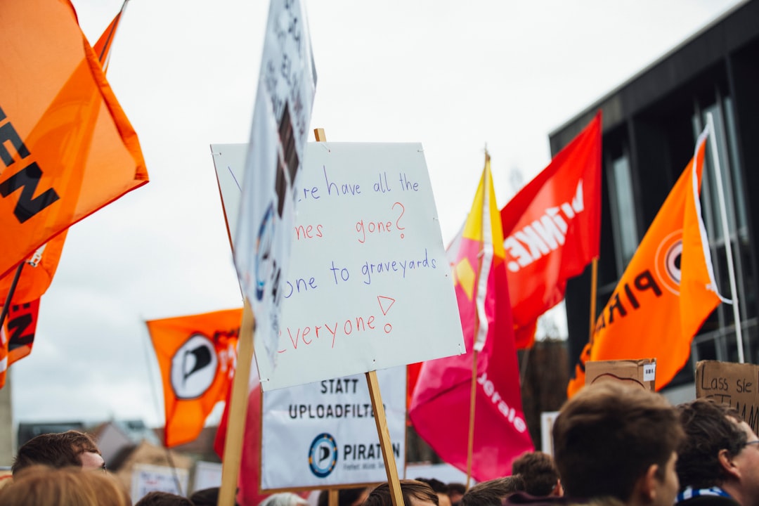 finden sie professionelle politische berater, die ihnen helfen, strategische entscheidungen zu treffen, kampagnen zu gestalten und wähler zu mobilisieren. vertrauen sie auf expertenwissen für ihren politischen erfolg.